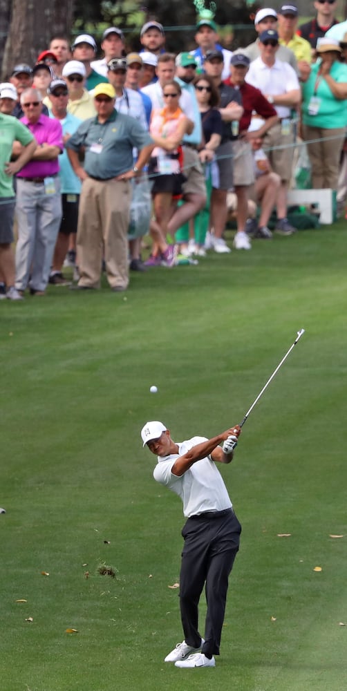 Photos: Tiger Woods’ second round at the Masters