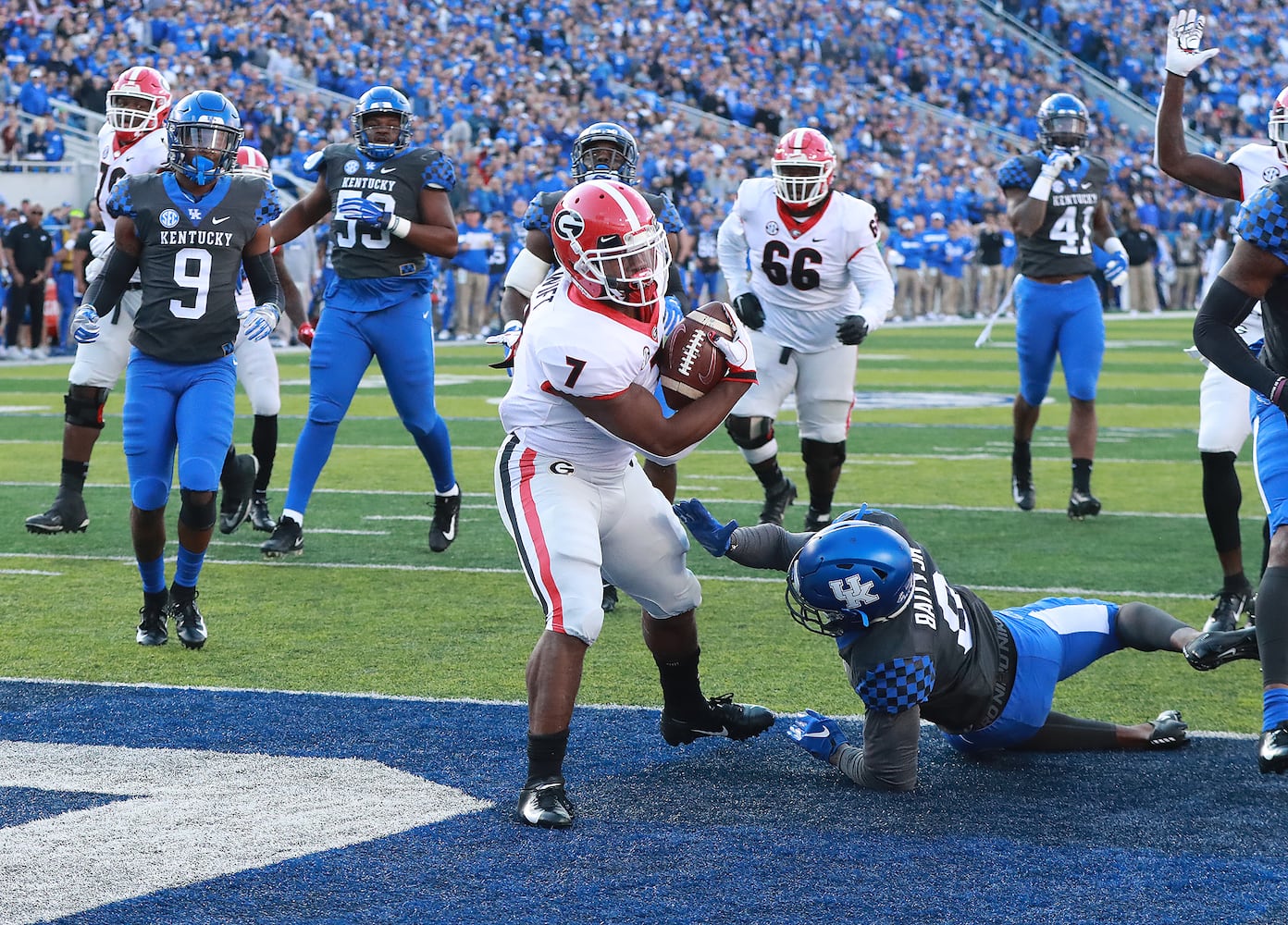 Photos: Bulldogs battle Kentucky, seek SEC East title