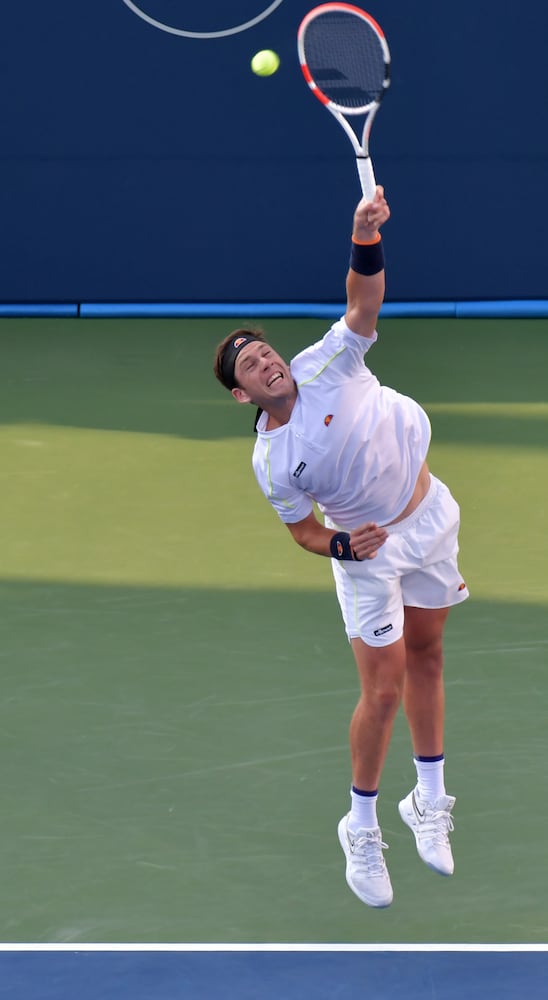 Photos: Semifinals at the BB&T Atlanta Open