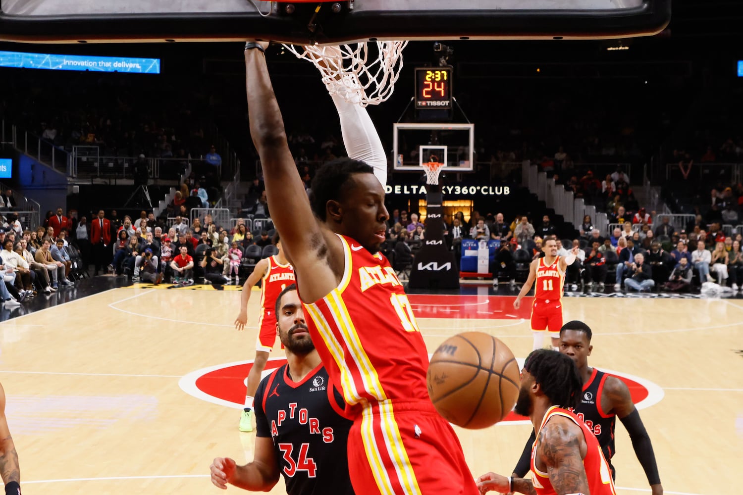 Atlanta Hawks forward Onyeka Okongwu (17) dunks the ball against the Toronto Raptors during the first half at State Farm Arena on Sunday, January 28, 2024, in Atlanta.
 Miguel Martinez / miguel.martinezjimenez@ajc.com