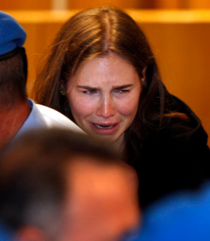 Amanda Knox released, returns home