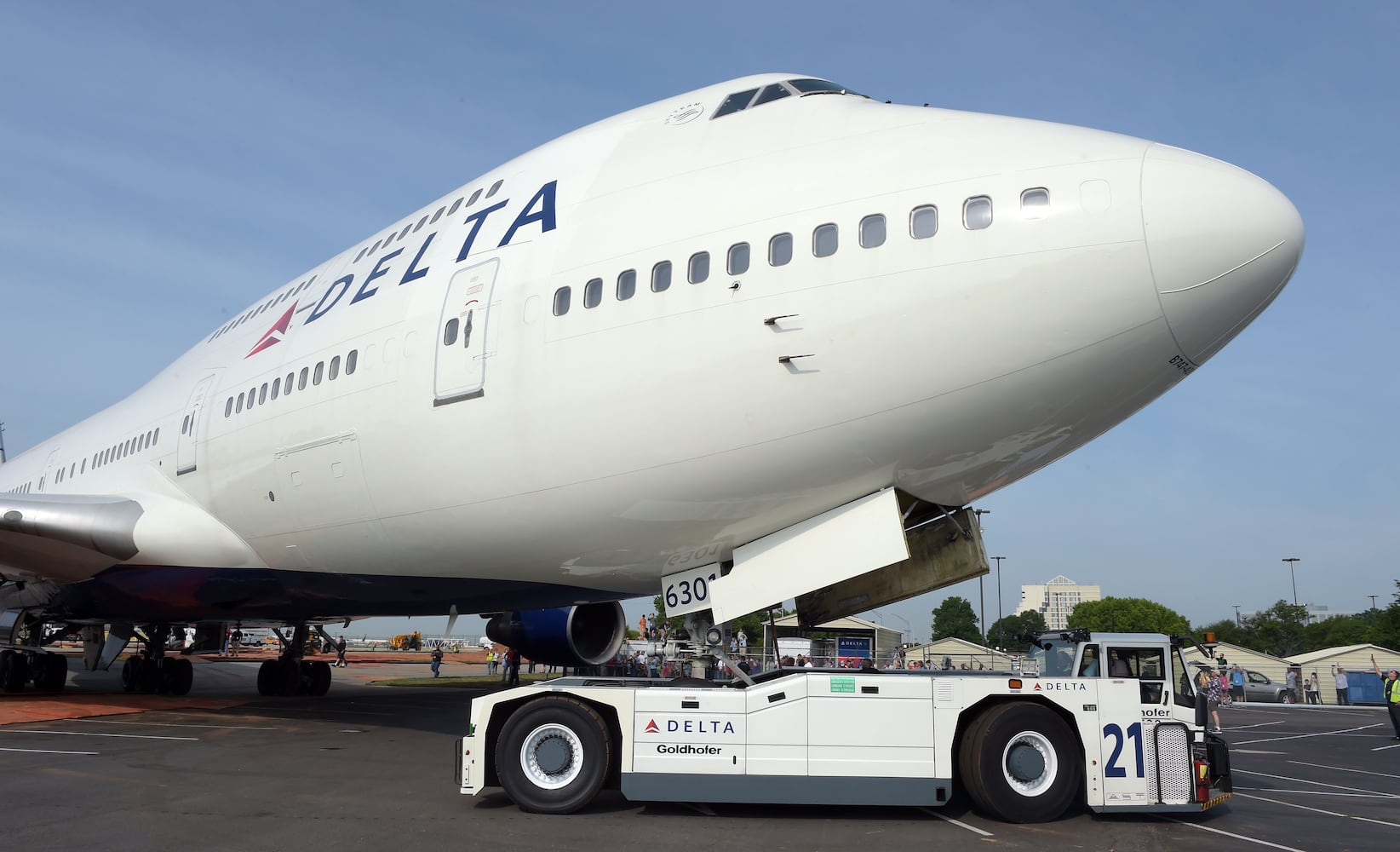 Historic Delta 747 moves to flight museum