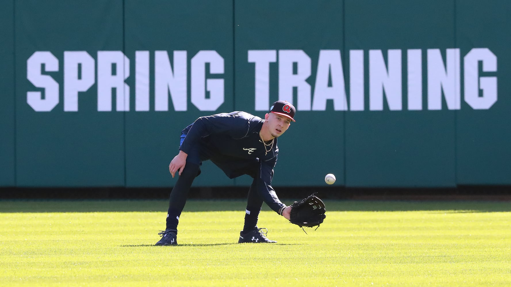 Photos: Pitchers and catchers report to Braves spring training