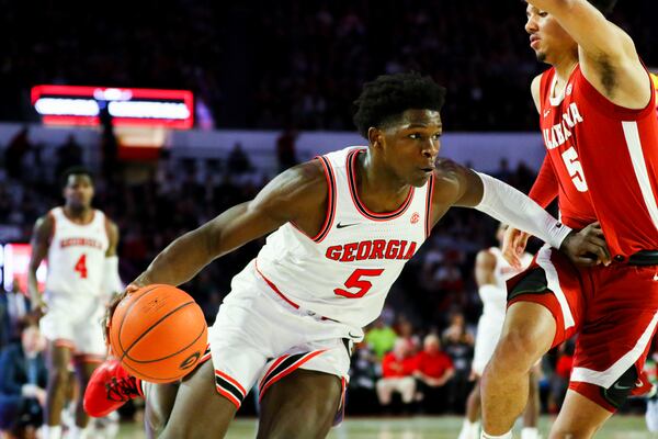 Georgia's Anthony Edwards (5) makes a move against Alabama. (Photo by Tony Walsh)