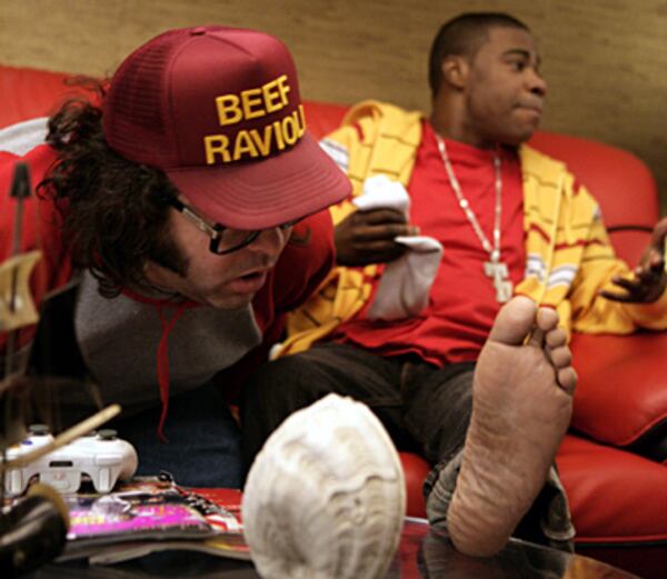 30 ROCK -- "Corporate Crush" Episode 119 -- Pictured: (l-r) Judah Friedlander as Frank Rossitano, Tracy Morgan as Tracy Jordan -- NBC Photo: Virginia Sherwood