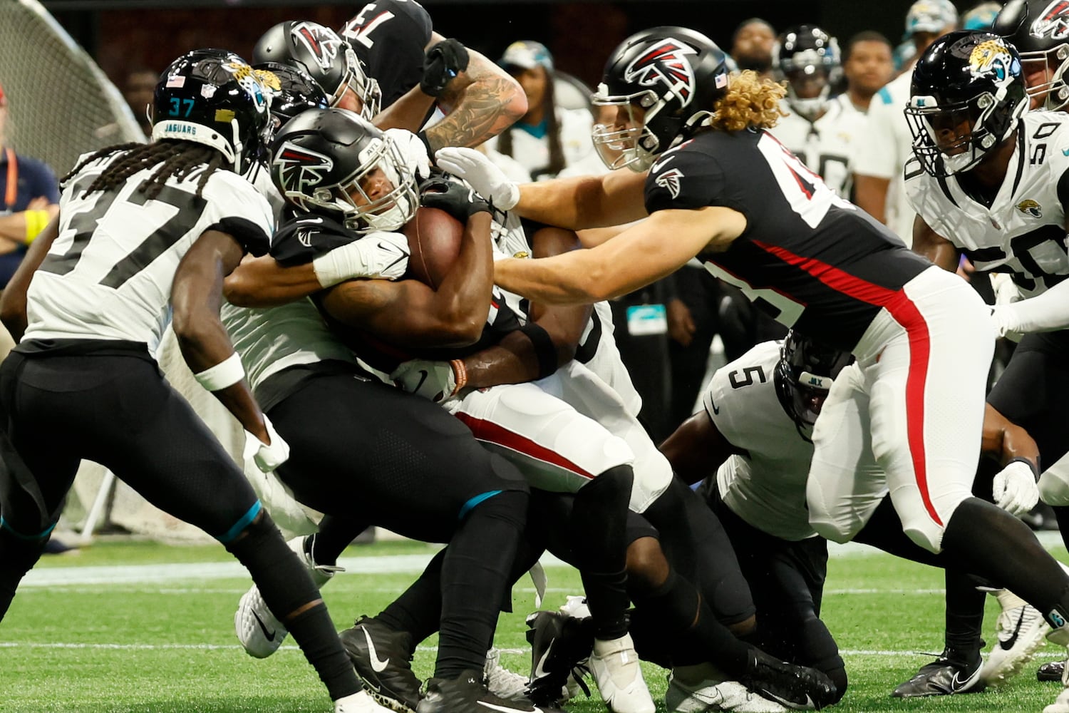 during the first half of an NFL exhibition game against the Jacksonville, Jaguars on Saturday, August 27, 2022, at the Mercedes-Benz Stadium in Atlanta, Ga.
 Miguel Martinez / miguel.martinezjimenez@ajc.com