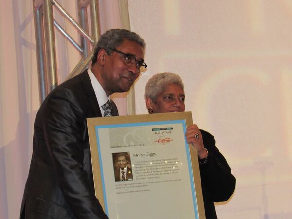 Fox 5's Morse Diggs with former Atlanta mayor Shirley Franklin, who introduced Diggs. CREDIT: Rodney Ho/rho@ajc.com