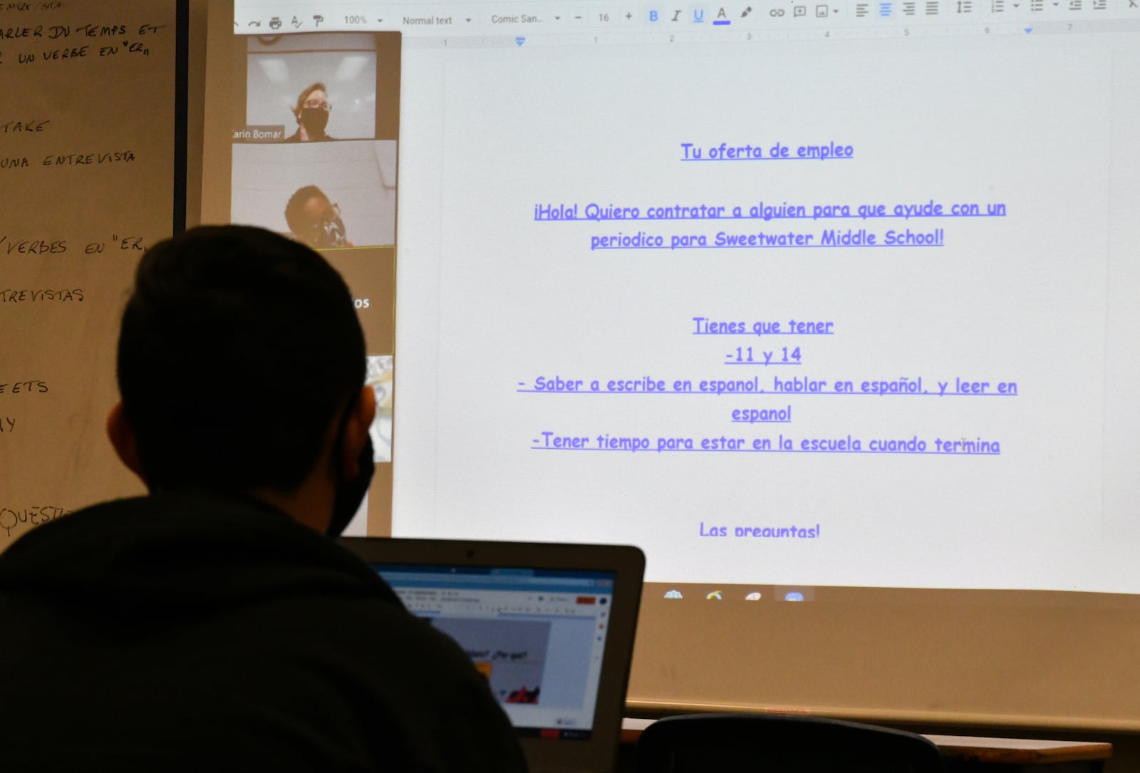 November 18, 2020 Lawrenceville - Students learn and discuss with their teacher Karin Bomar (not pictured) about a school newspaper in Spanish during 6th grade dual language class at Sweetwater Middle School in Lawrenceville on Wednesday, November 18, 2020. (Hyosub Shin / Hyosub.Shin@ajc.com)