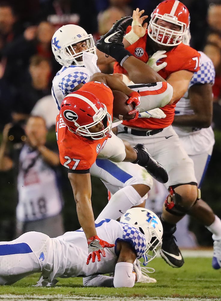 Photos: Bulldogs beat Kentucky, improve to 10-1