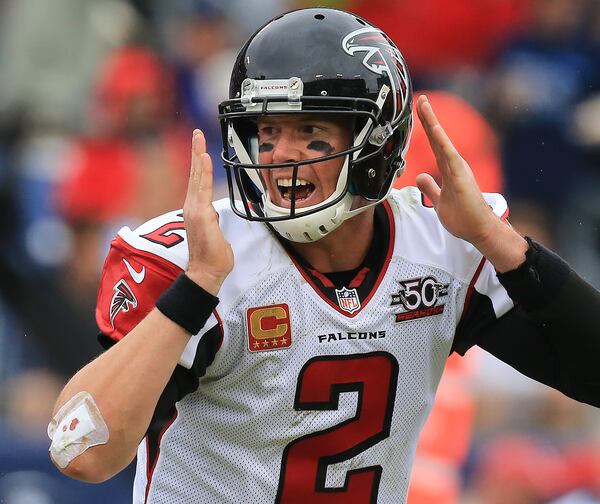 102515 NASHVILLE: -- Falcons quarterback Matt Ryan audibles a play against the Titans at the line of scrimmage during the first half in a football game on Sunday, Oct. 25, 2015, in Nashville. Curtis Compton / ccompton@ajc.com