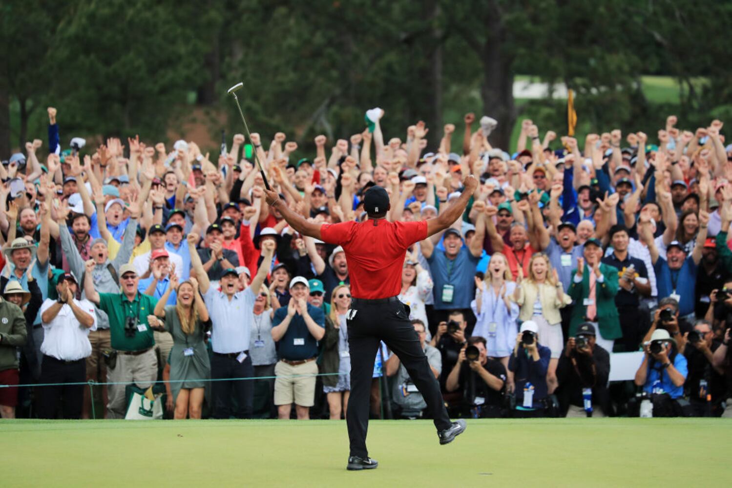 Photos: Tiger Woods makes comeback with 5th Masters win