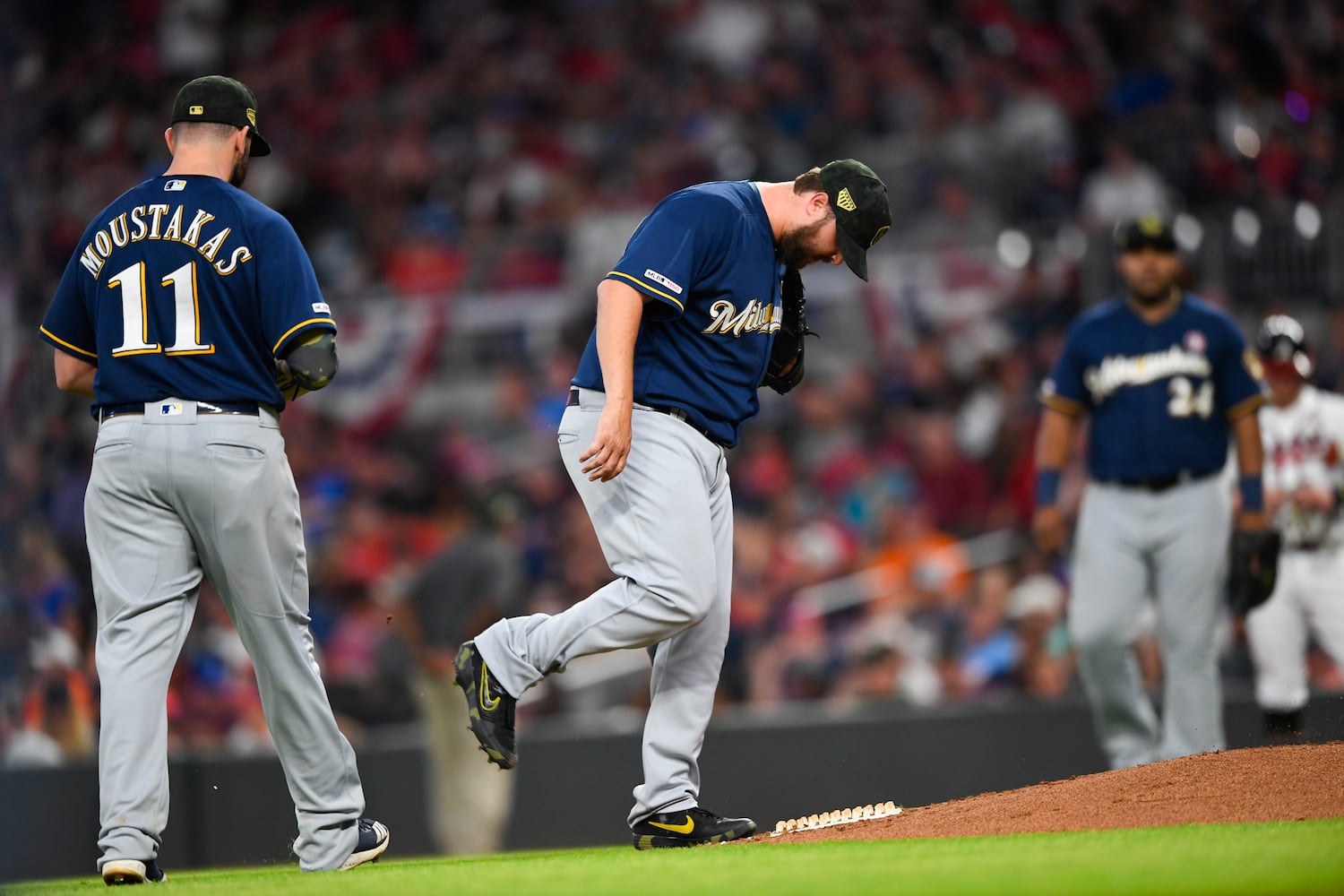 Photos: Austin Riley hits 2-run homer for Braves