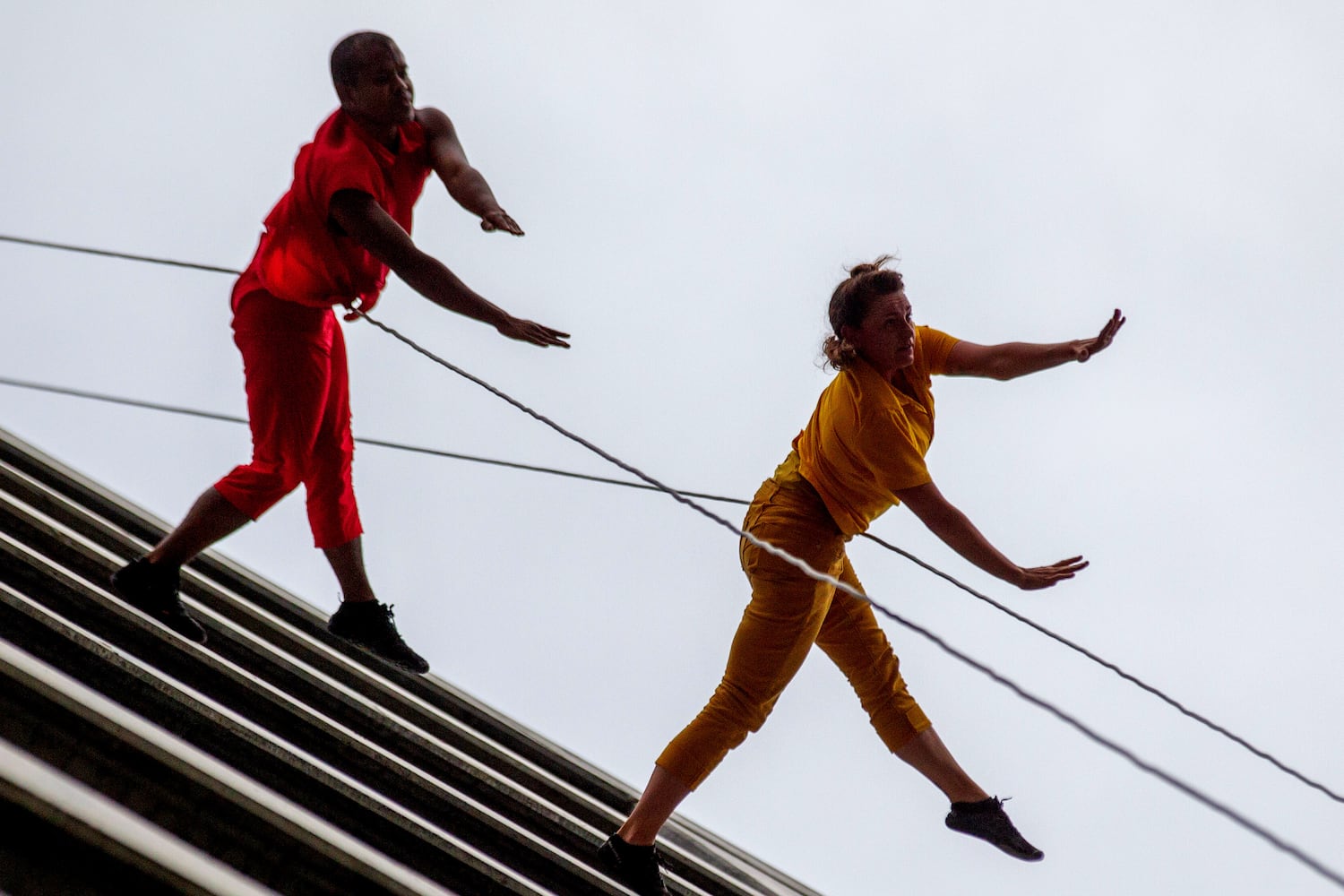 Bandaloop dancers