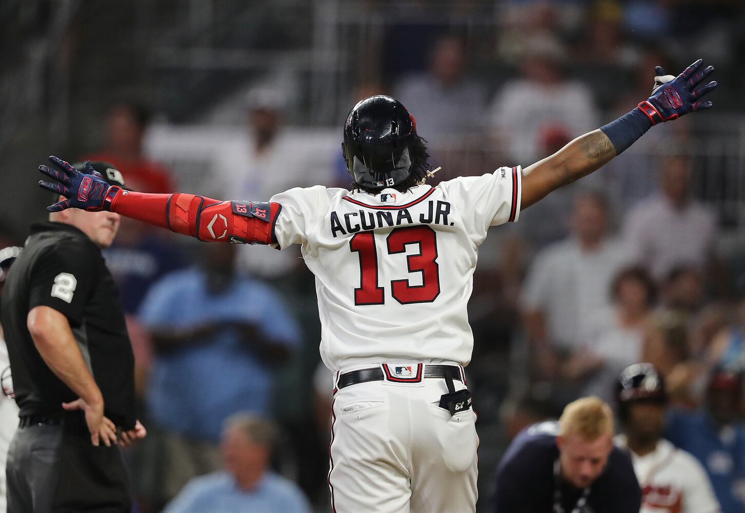 Photos: Braves begin home series with Mets