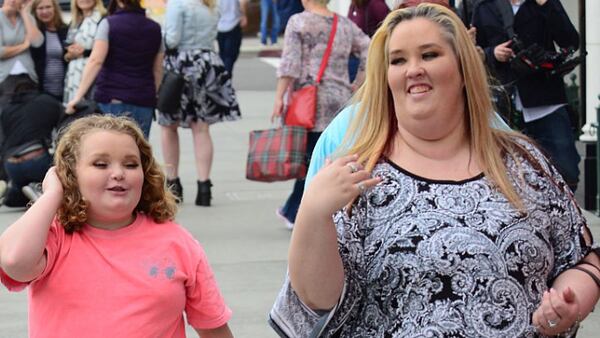 LOS ANGELES, CA - JANUARY 18: Honey Boo Boo and her mom Mama June along with sister Pumpkin in Beverly Hills, Ca on January 18, 2016 in Los Angeles, California.  (Photo by Light Brigade/Bauer-Griffin/GC Images)