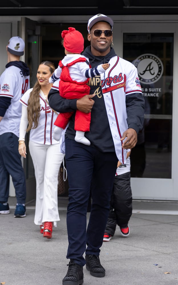 Braves Parade Departure