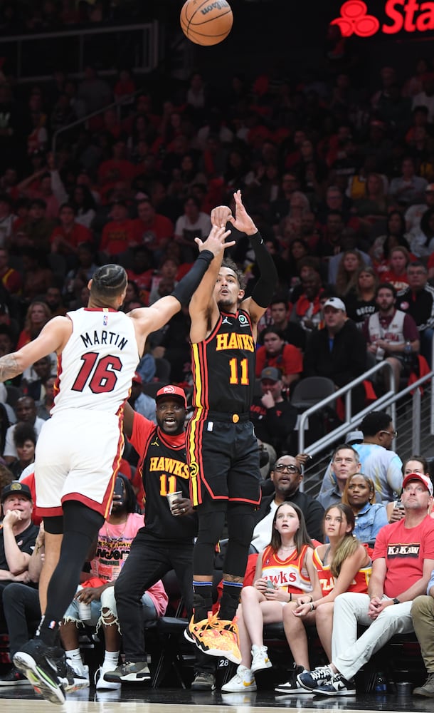 Hawks-Heat playoff photo