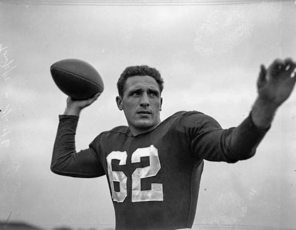 Georgia Bulldogs halfback Charley Trippi during practice, 1946