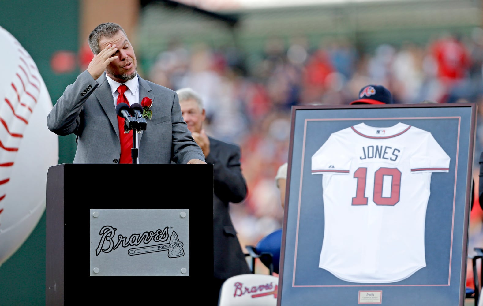 Braves retire Chipper Jones' jersey