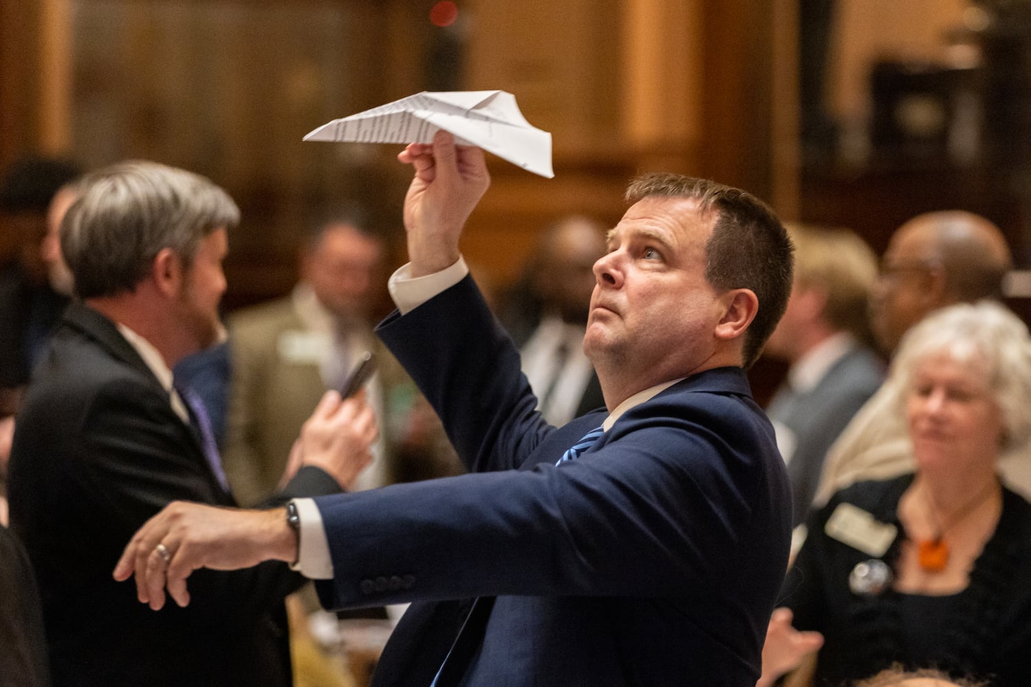 Georgia lawmakers enter the frenetic final day
