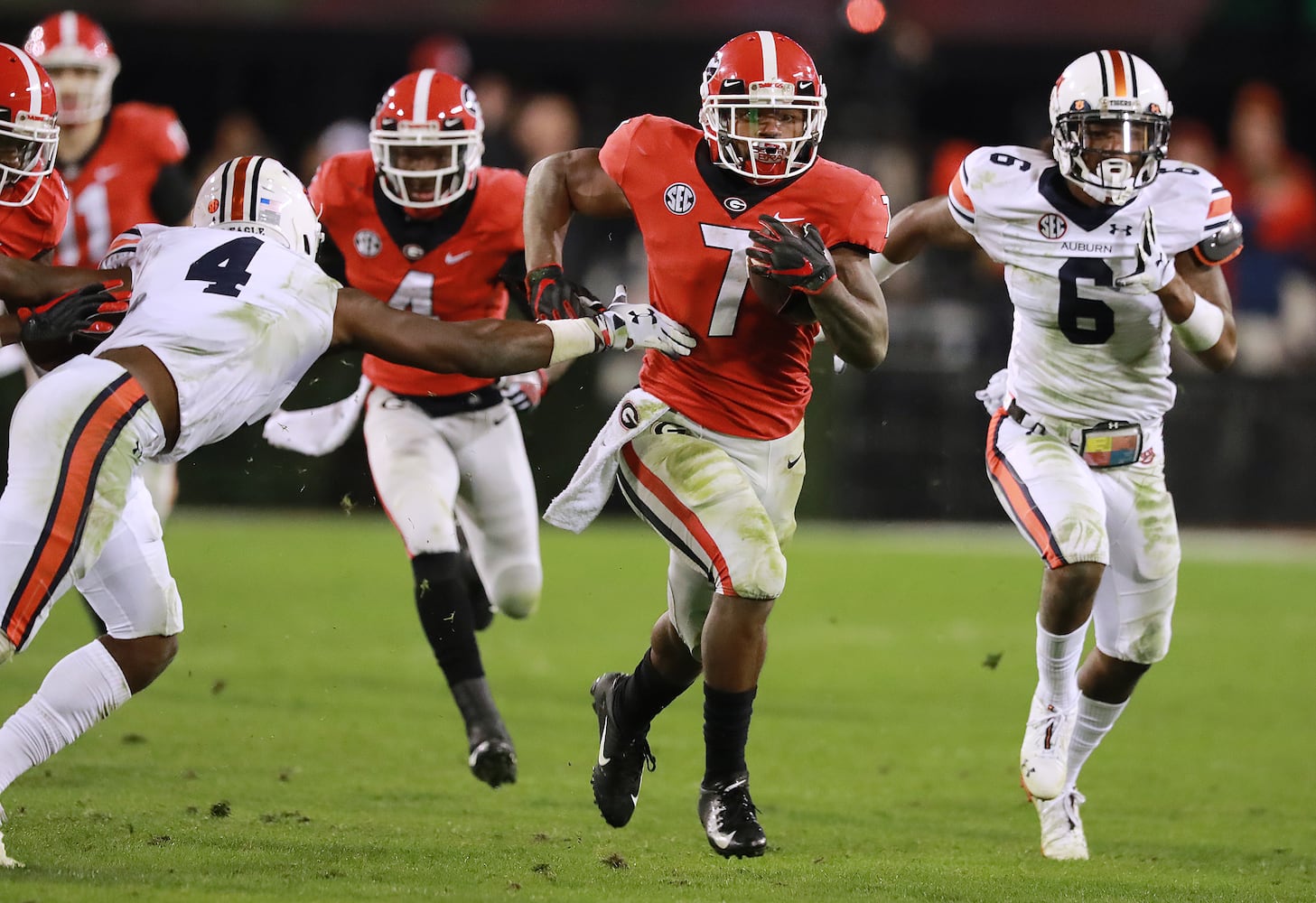 Photos: Bulldogs handle Auburn, improve to 9-1