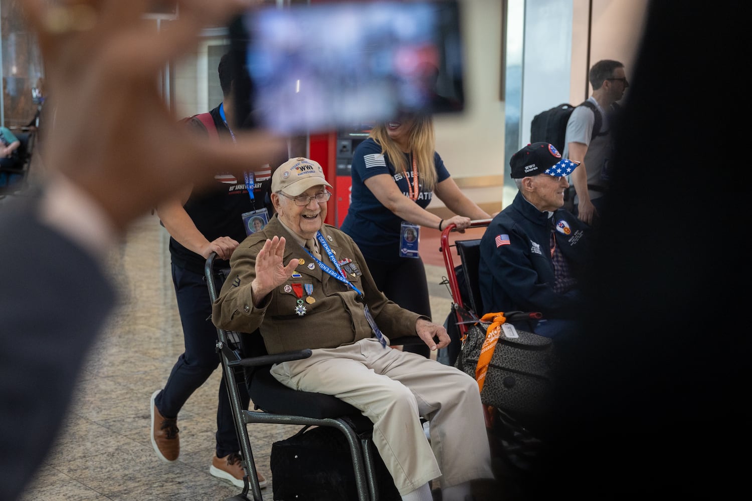 Delta sends off veterans to Normandy for D-Day anniversary
