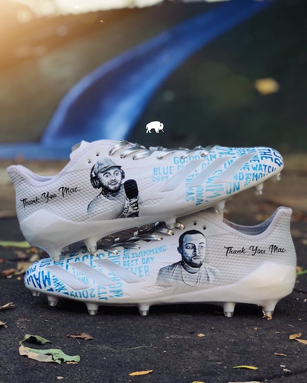 Steelers running back James Conner shared photos of his cleats honoring Mac Miller who recently died at the age of 26. (Photo: James Conner/Twitter)