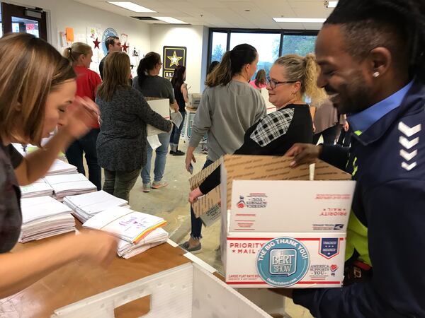  Shawn Murphy, who is in property management, said his dad and his grandfather have been in the military and felt this was a small way for him to give back as a volunteer. CREDIT: Rodney Ho/rho@ajc.com