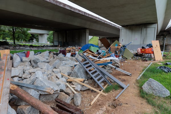 A homeless encampment in downtown Atlanta is pictured on Thursday, August 25, 2022. The city and the nonprofit Partners for HOME plan to shut down the encampment before Labor Day and find housing for the residents. (Arvin Temkar / arvin.temkar@ajc.com)