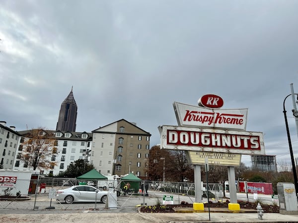 Customers are directed by signage to an entrance on Argonne Avenue, from which they wind their way through the drive-up-only, cashless ordering system. 