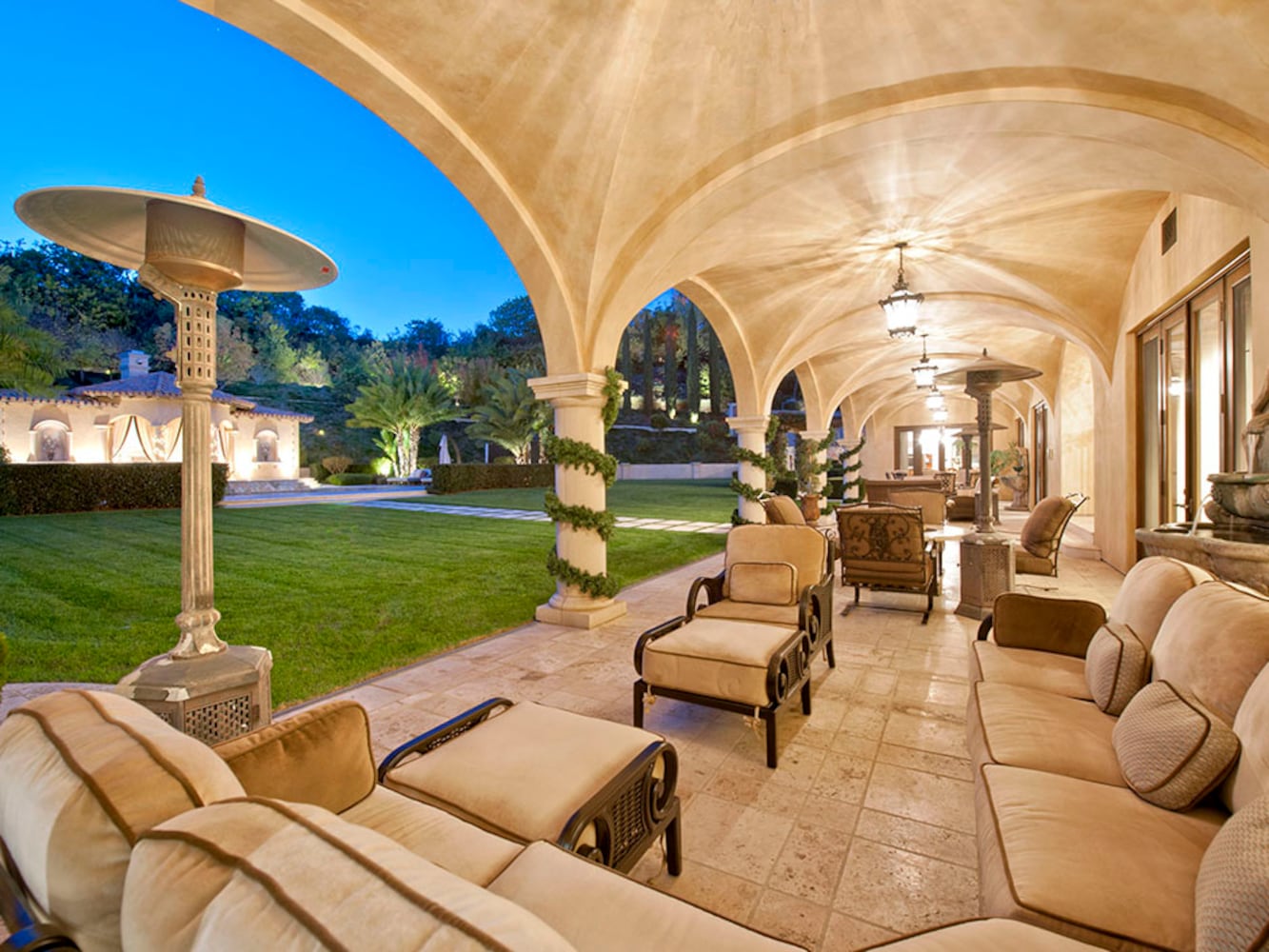 Beverly Park estate includes theater, outdoor kitchen, sports court