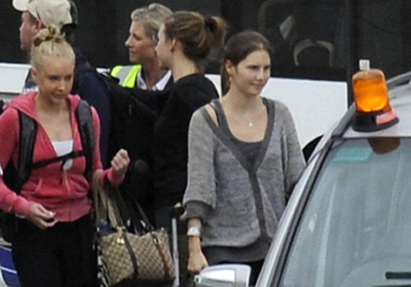 Amanda Knox released, returns home