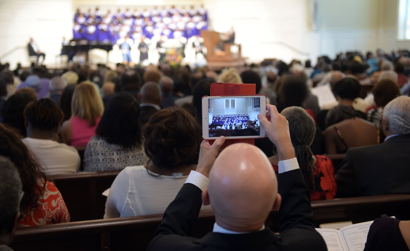 Friendship Baptist Church holds first service in new space