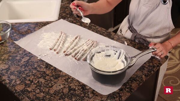 Rare's Elissa the Mom explains how to create white chocolate mummy pretzels, a simple, three-ingredient Halloween recipe for kids.