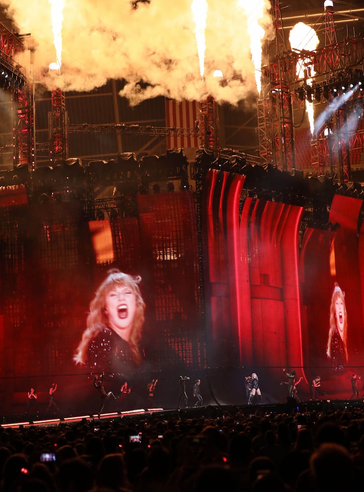 Concert photos: Taylor Swift performs at Mercedes-Benz Stadium