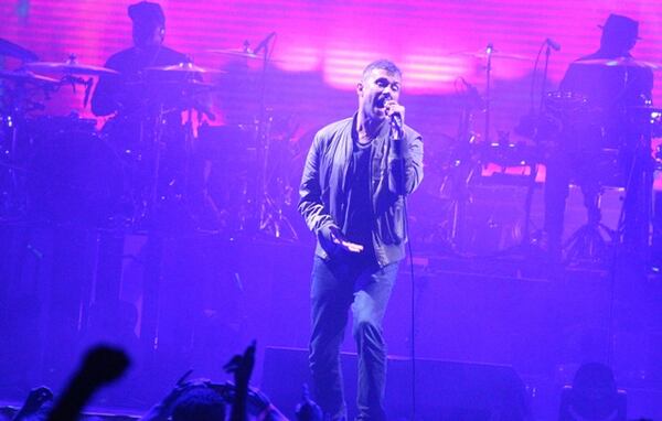  Singer Damon Albarn leads a singalong of "Last Living Souls." Photo: Melissa Ruggieri/AJC