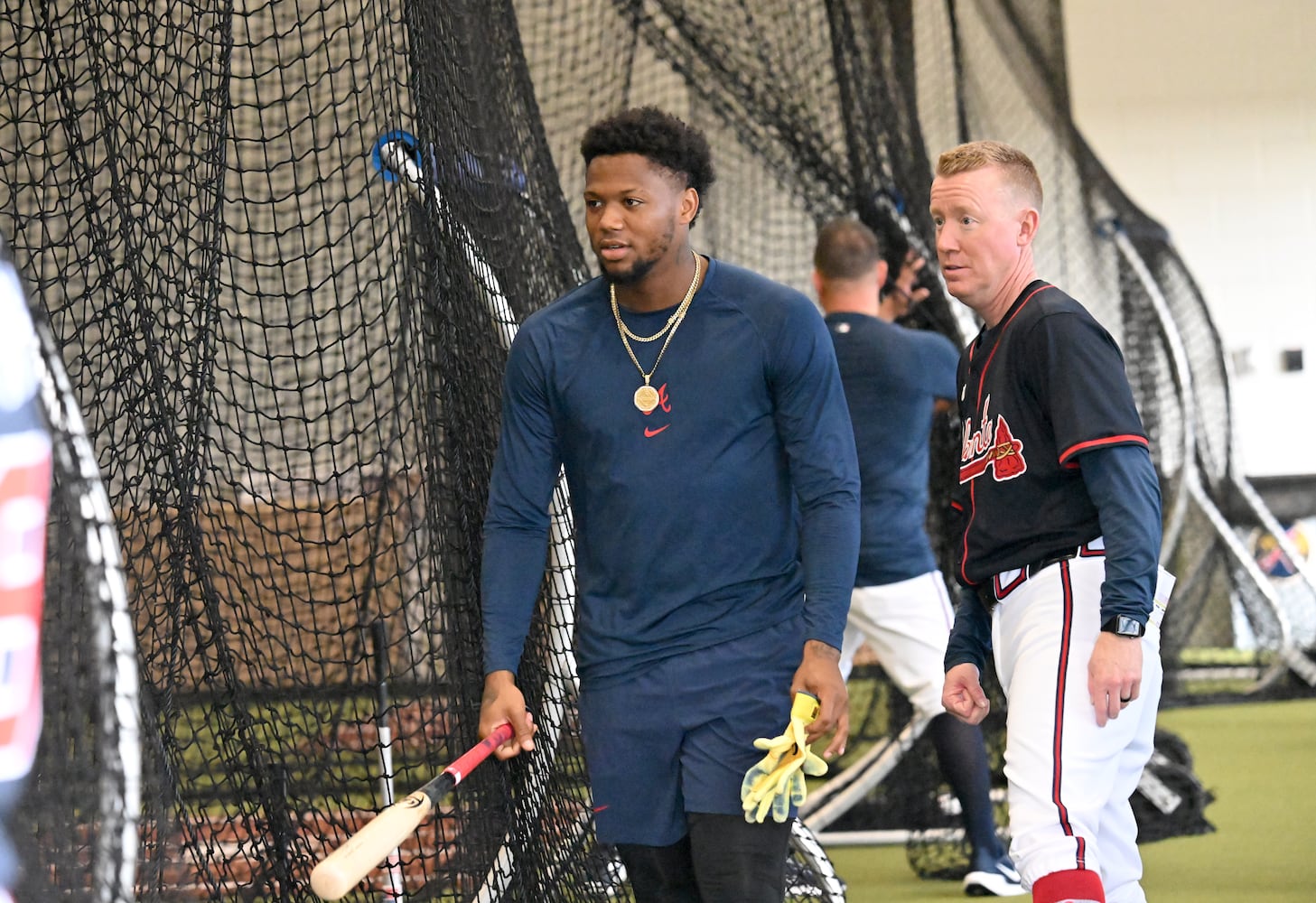 Braves pitchers and catchers report