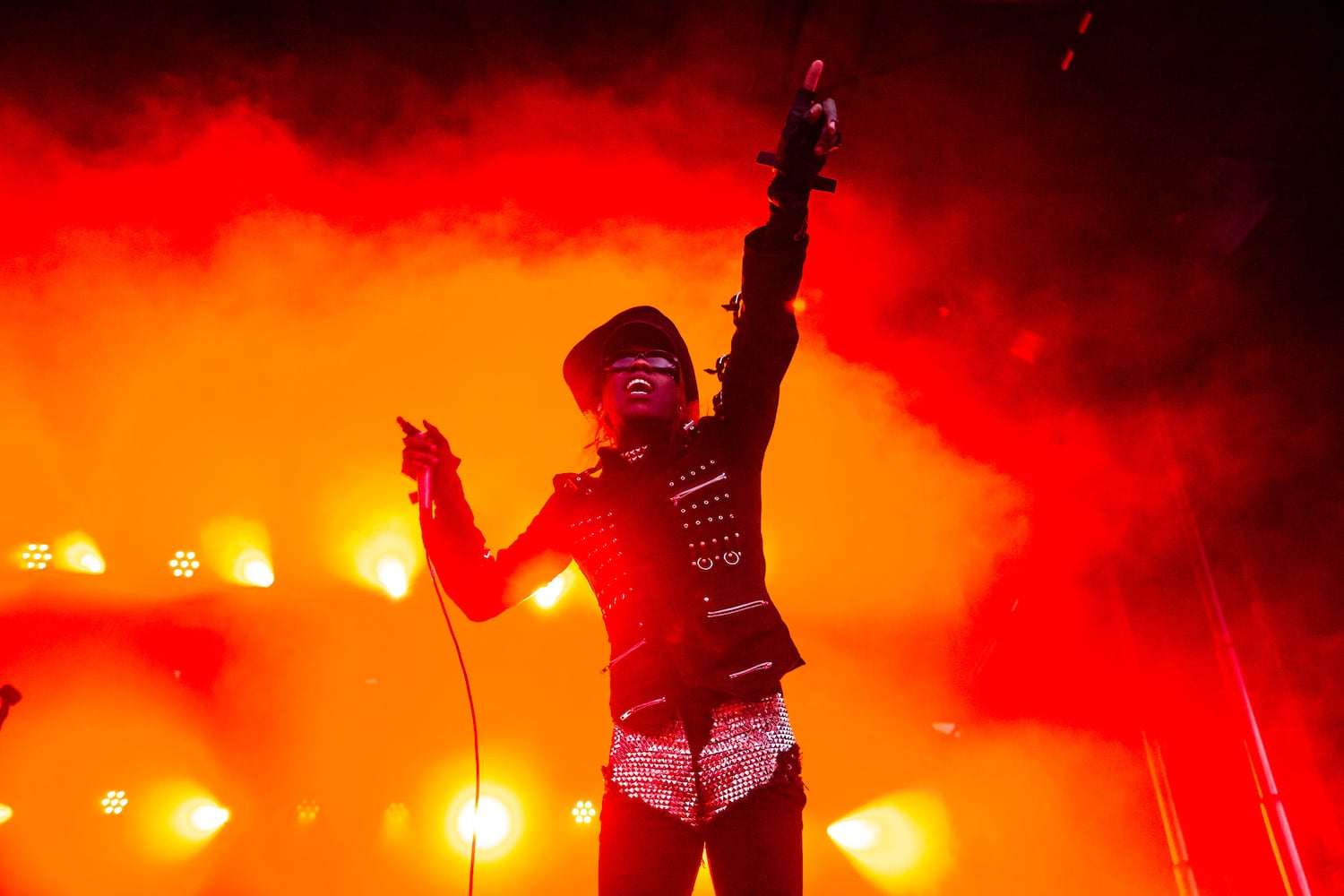 230102 Atlanta, Ga: Yves Tumor brought their moody, synth-heavy music to the Ponce de Leon Stage just before Noah Kahan closed out the first night of Shaky Knees.Photo taken Friday May 3, 2024 at Central Park, Old 4th Ward. AAJC 050324 shaky day one (RYAN FLEISHER FOR THE ATLANTA JOURNAL-CONSTITUTION)