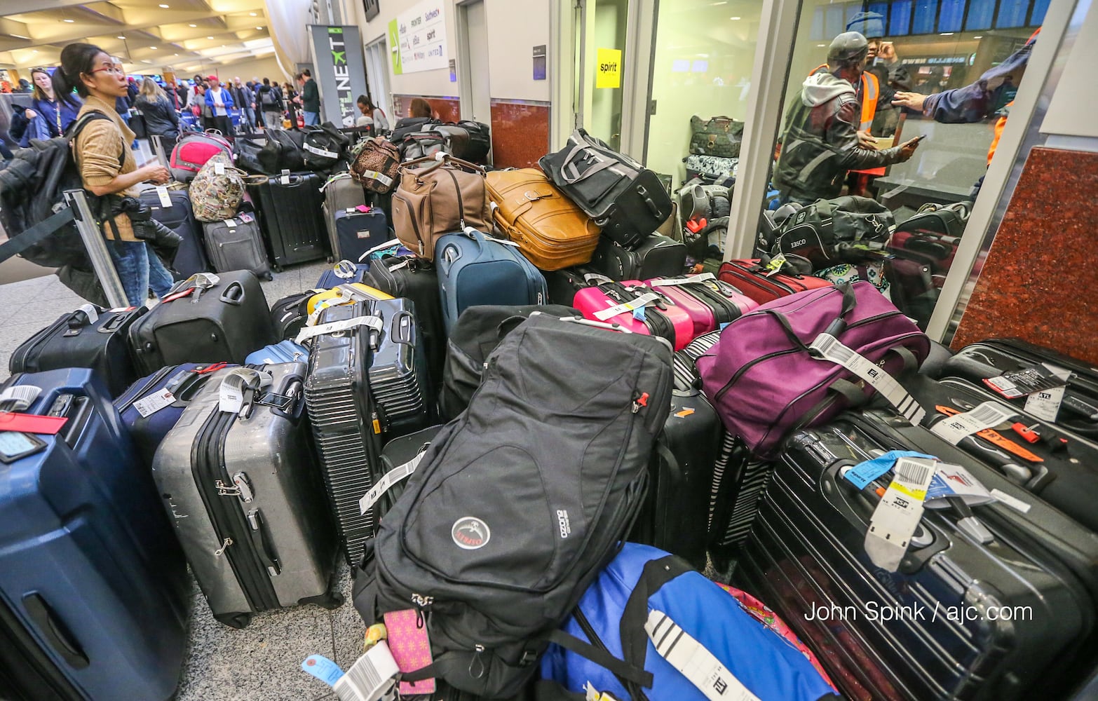 Photos: Power outage paralyzes Atlanta airport