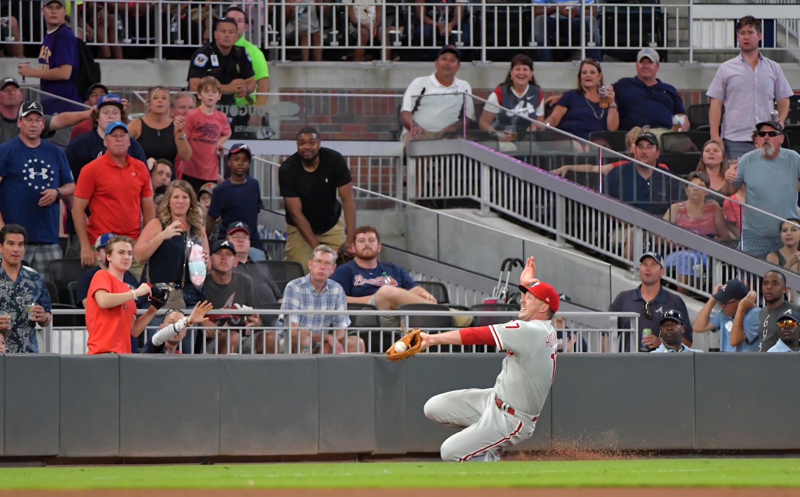 Photos: Braves rally, close in on NL East title