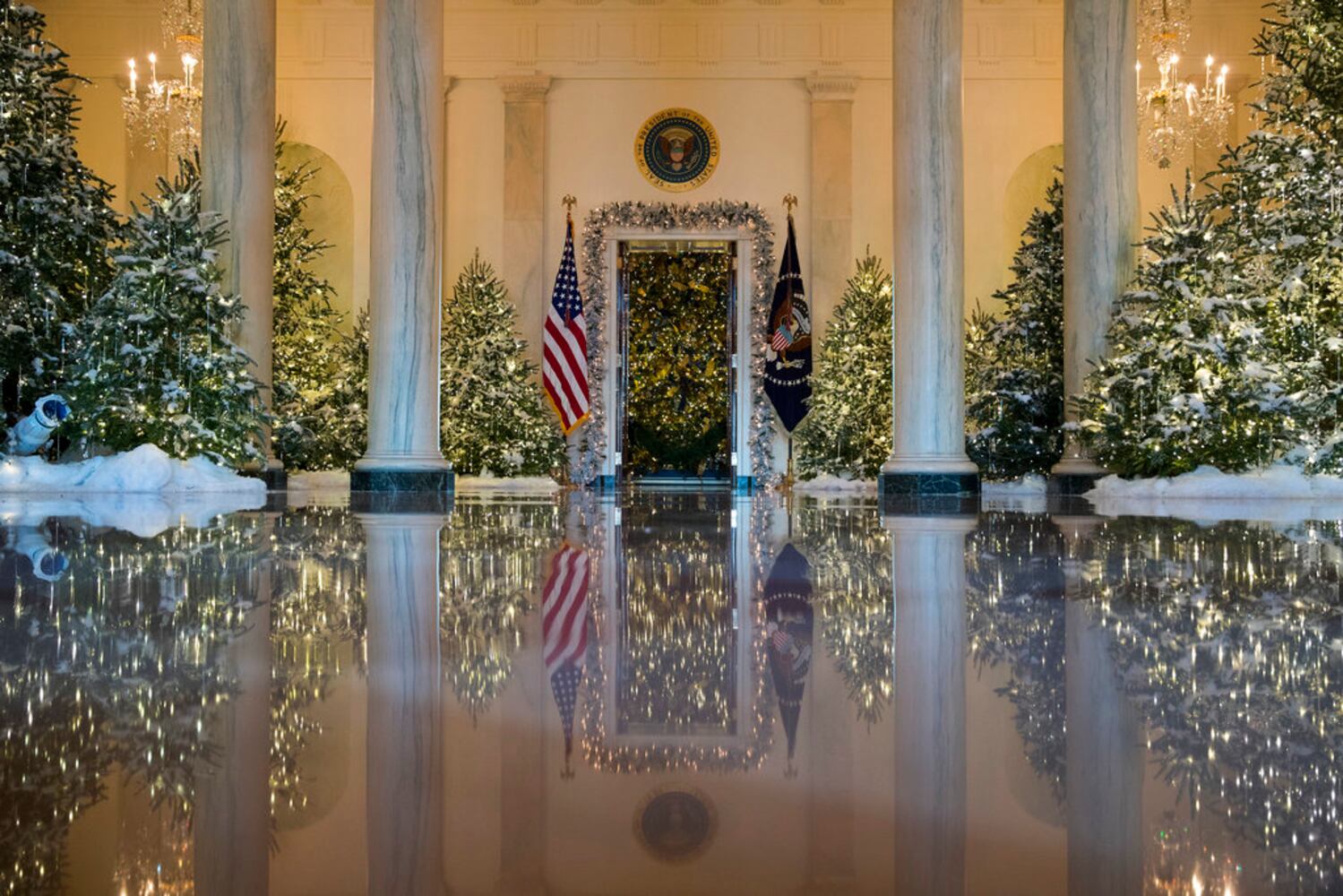 Photos: Melania Trump unveils White House Christmas decorations