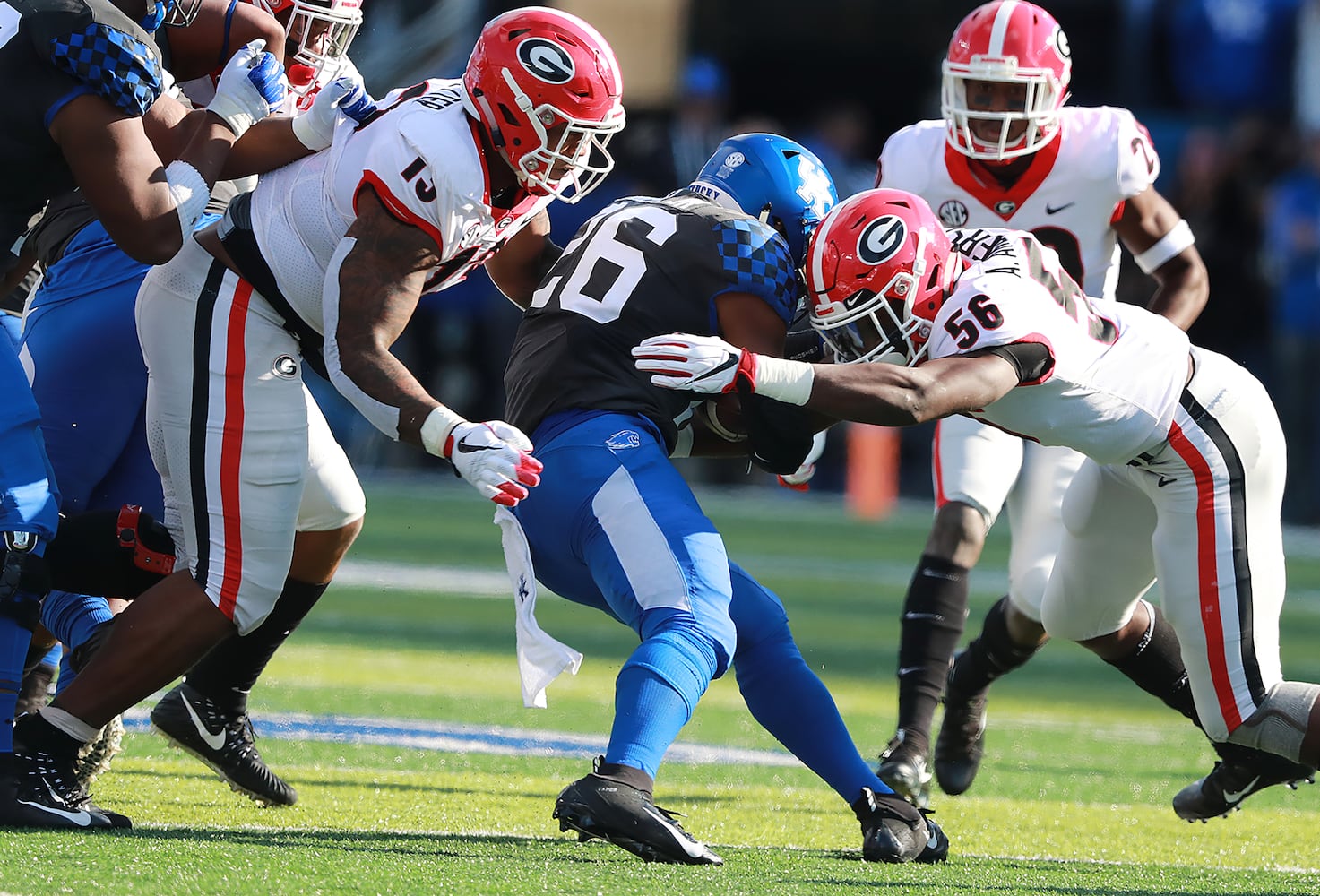 Photos: Bulldogs handle Kentucky, win SEC East title