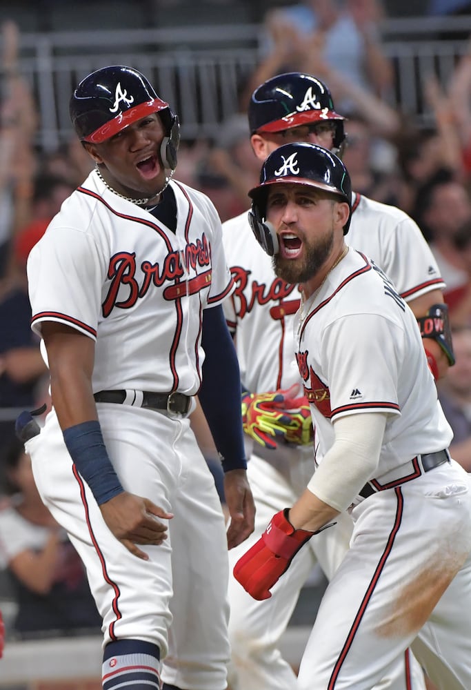 Photos: Braves rally to beat the Phillies again