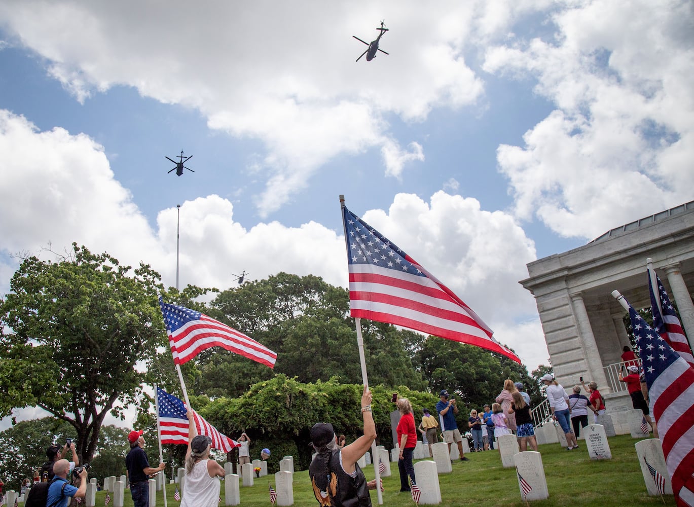 PHOTOS: Honoring war heroes on Memorial Day amid a pandemic