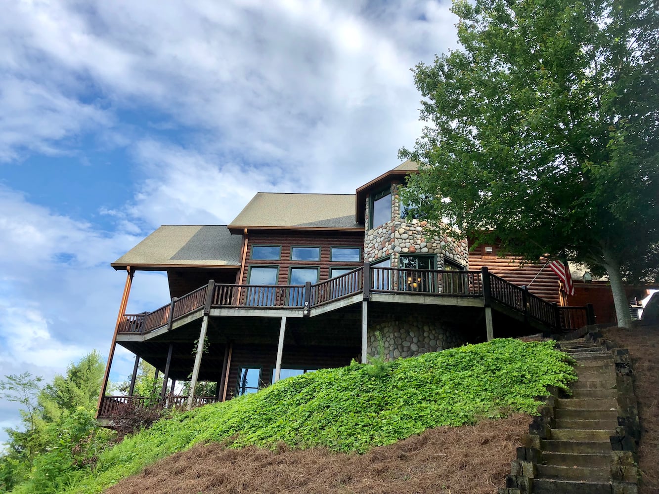 This beautiful Blue Ridge Airbnb might have the best views in Georgia