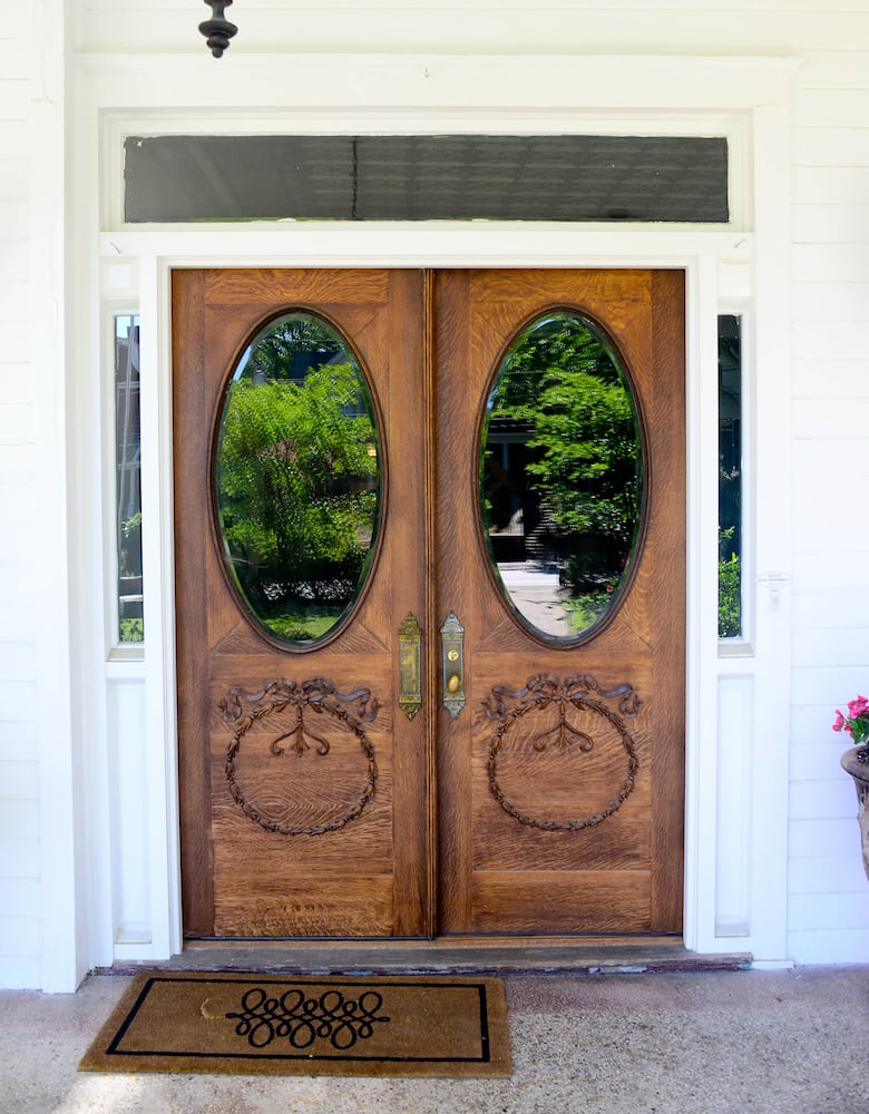 Family preserves character of neo-classical Victorian in Grant Park