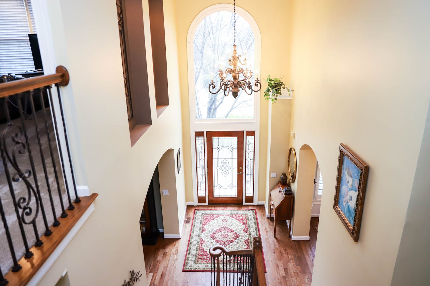 Artwork adds life to entryways, foyers