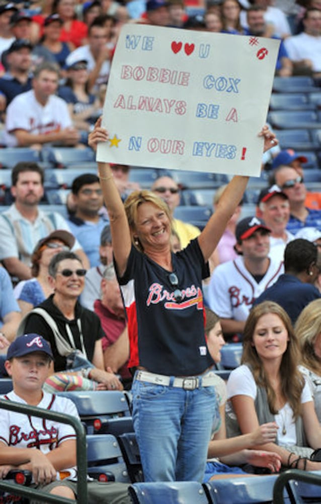 Braves honor former manager Bobby Cox