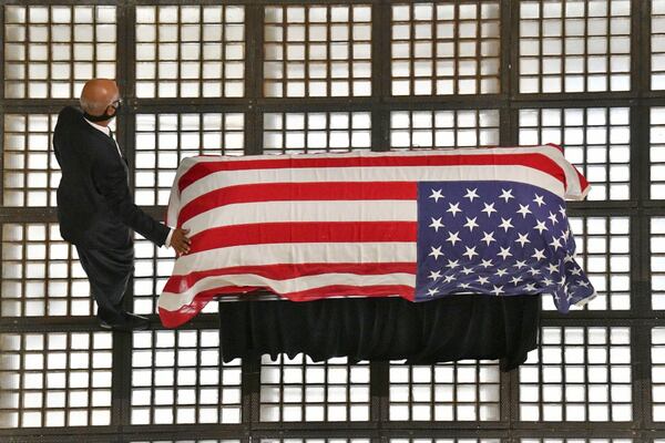 7/29/20 - 7/29/20 - Atlanta, GA - State Rep. Calvin Smyre pays his respects in the Capitol Rotunda where Rep. John Lewis lies in state.  On the fifth day of the “Celebration of Life” for Rep. John Lewis, Lewis’s body and and family members returned to Georgia for ceremonies at the State Capitol where he will also lie in state until his funeral on Thursday.  Hyosub Shin / Hyosub.shin@ajc.com