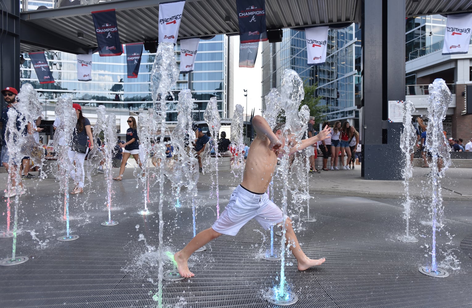 Photos: The scene at SunTrust Park as Braves begin playoff run